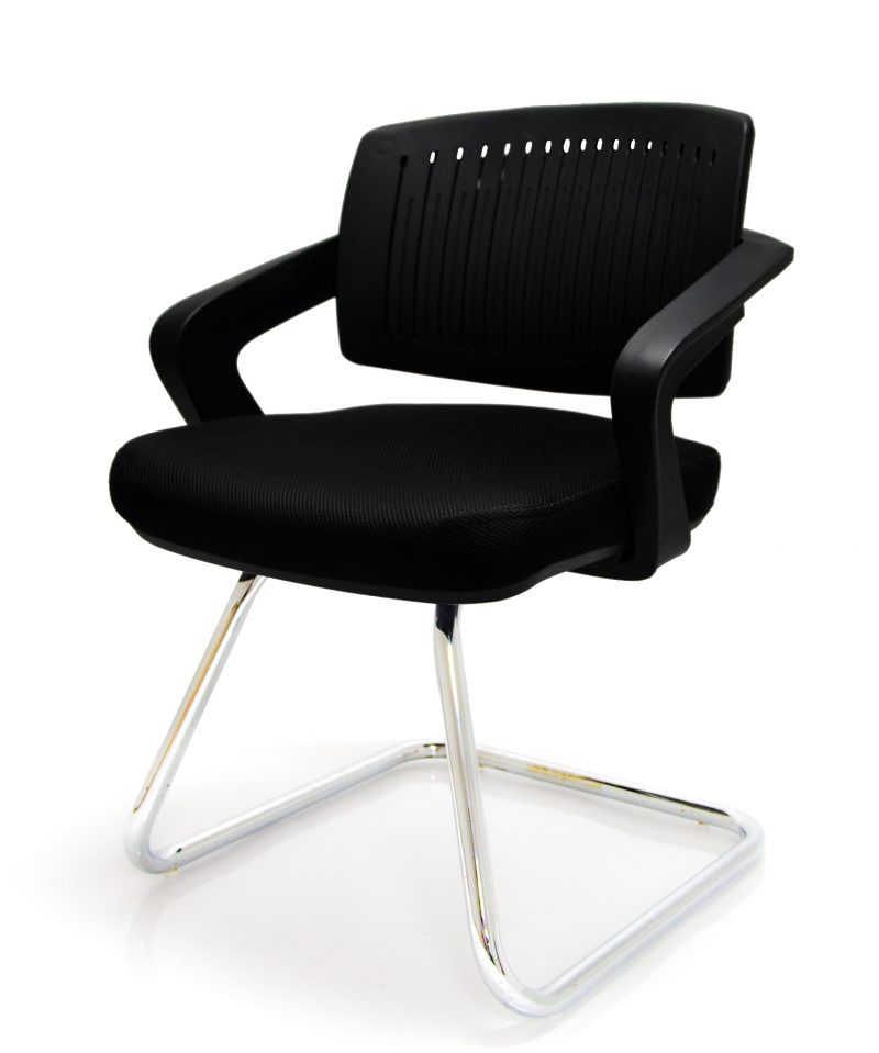 CHAISE VISITEUR PIÉTEMENT SUR LUGES CHROMÉS.